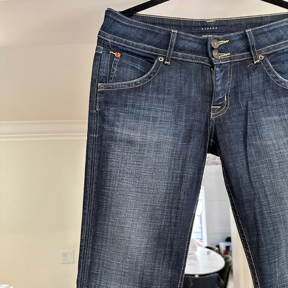 Hudson - Stretch bootcut jeans w/ triangular flap pockets in dark wash, Size 29 - Picture 6 of 16